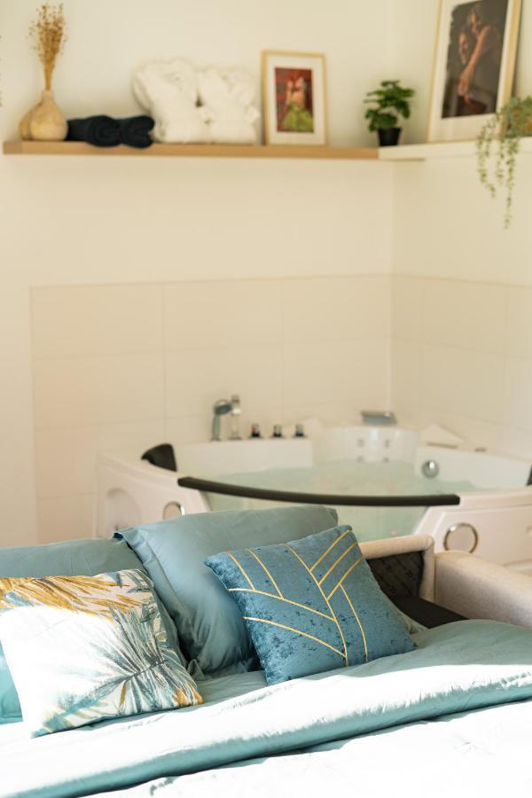 Capsule Nature & Photos - Jacuzzi - Netflix & Cinema - Ps5 & Jeu Apartment *